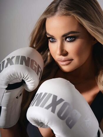 Carmen Electra